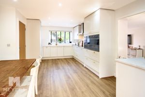 Photo 25- click for photo gallery